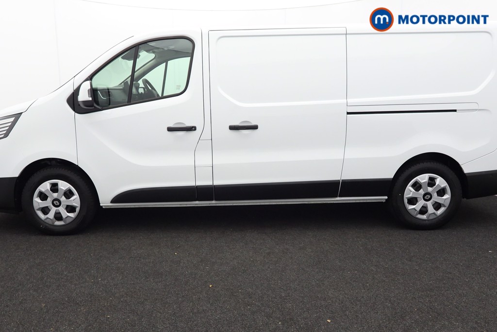 Renault Trafic Advance Automatic Electric Panel Van - Stock Number (1603973) - Passenger side