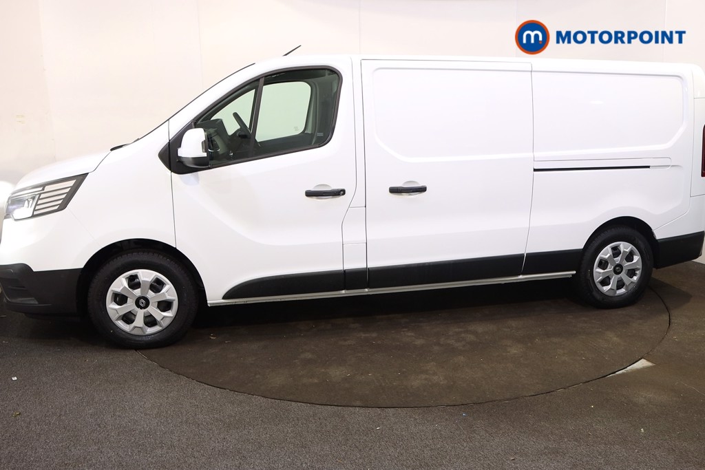 Renault Trafic Advance Automatic Electric Panel Van - Stock Number (1603983) - Passenger side