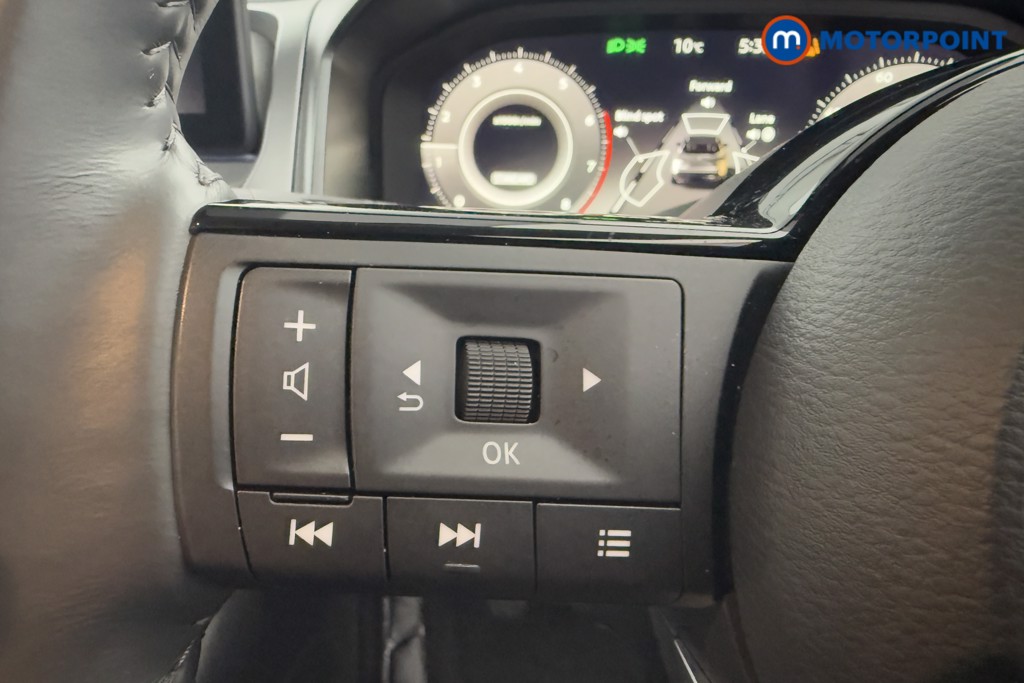 Nissan Qashqai N-Connecta Manual Petrol SUV - Stock Number (1604372) - 4th supplementary image