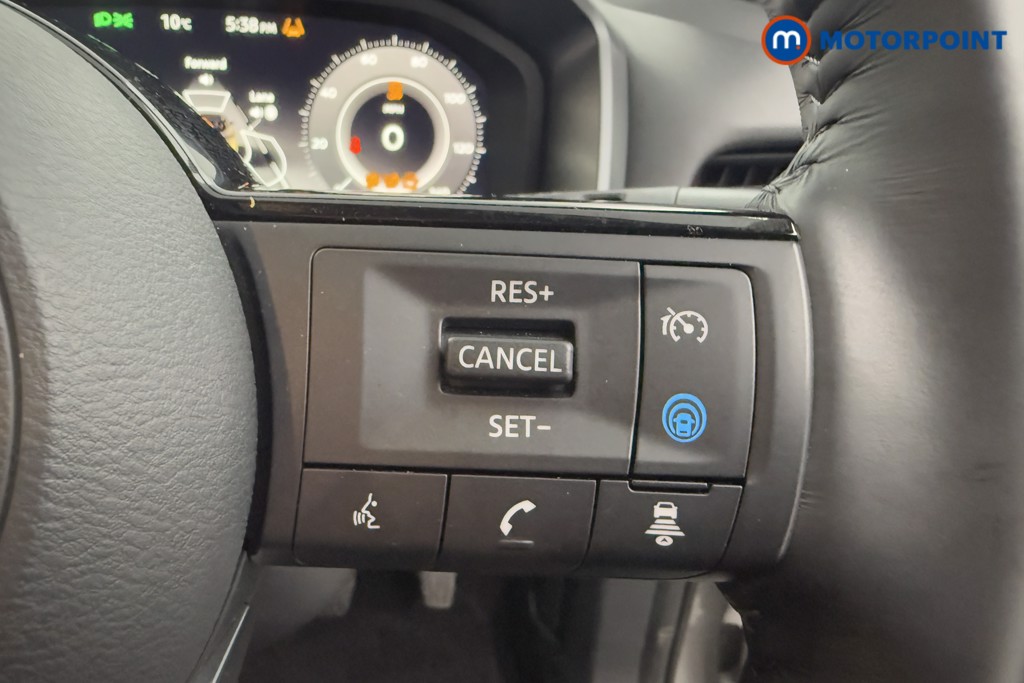Nissan Qashqai N-Connecta Manual Petrol SUV - Stock Number (1604372) - 5th supplementary image