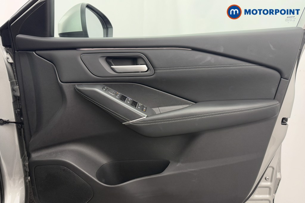 Nissan Qashqai N-Connecta Manual Petrol SUV - Stock Number (1604372) - 16th supplementary image