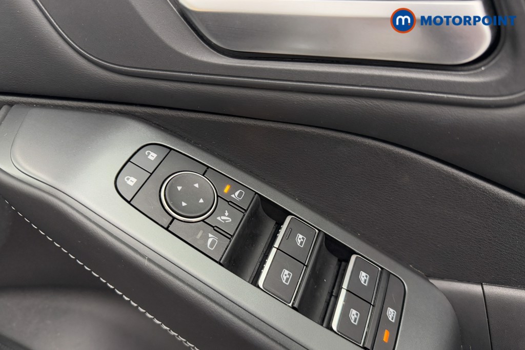 Nissan Qashqai N-Connecta Manual Petrol SUV - Stock Number (1604372) - 17th supplementary image