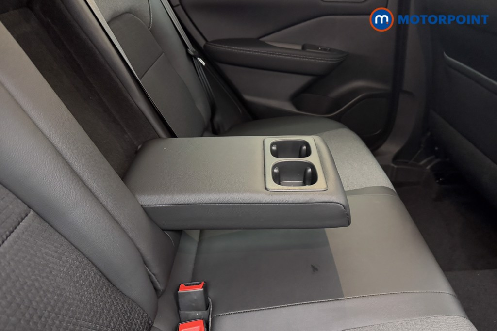 Nissan Qashqai N-Connecta Manual Petrol SUV - Stock Number (1604372) - 22nd supplementary image