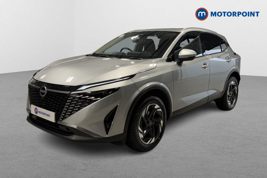 Nissan Qashqai N-Connecta Manual Petrol SUV - Stock Number (1604372) - Passenger side front corner