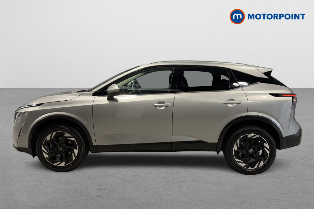 Nissan Qashqai N-Connecta Manual Petrol SUV - Stock Number (1604372) - Passenger side