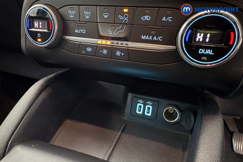 Ford Kuga Titanium Edition Manual Petrol SUV - Stock Number (1604489) - 13th supplementary image