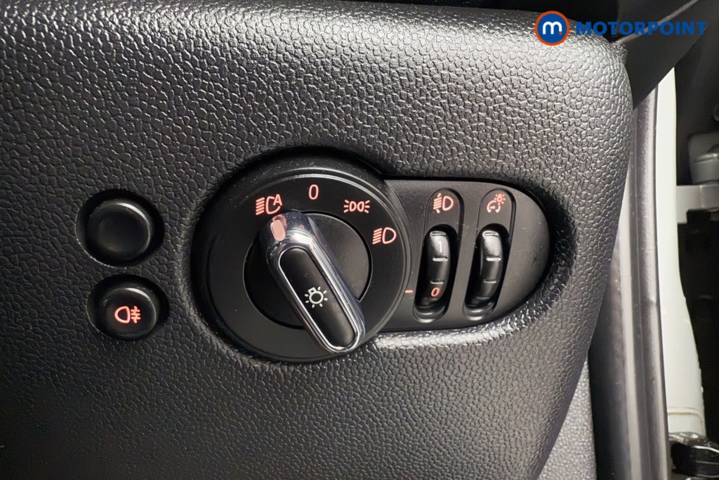 Mini Hatchback Cooper Exclusive Automatic Petrol Hatchback - Stock Number (1604491) - 17th supplementary image