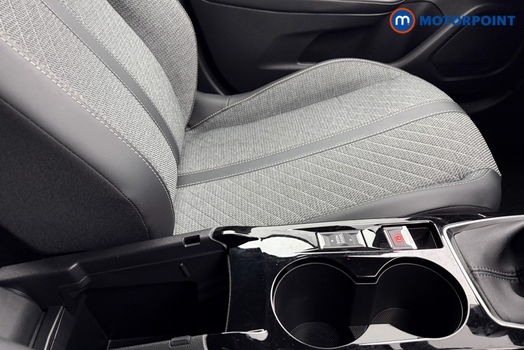 Peugeot 2008 Allure Manual Petrol SUV - Stock Number (1604772) - 16th supplementary image
