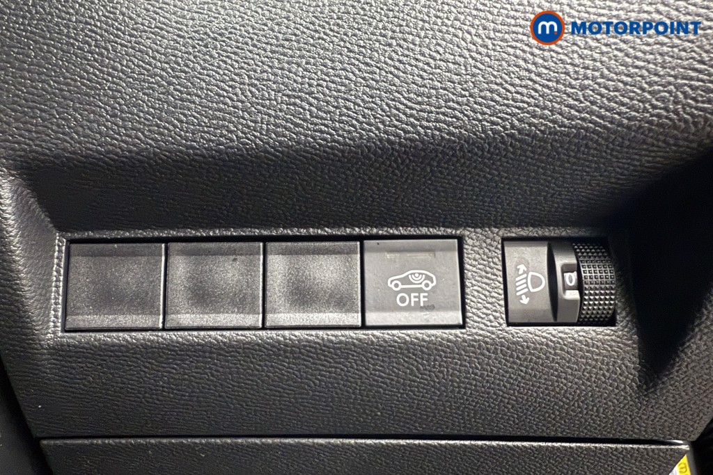 Peugeot 2008 Allure Manual Petrol SUV - Stock Number (1604772) - 18th supplementary image