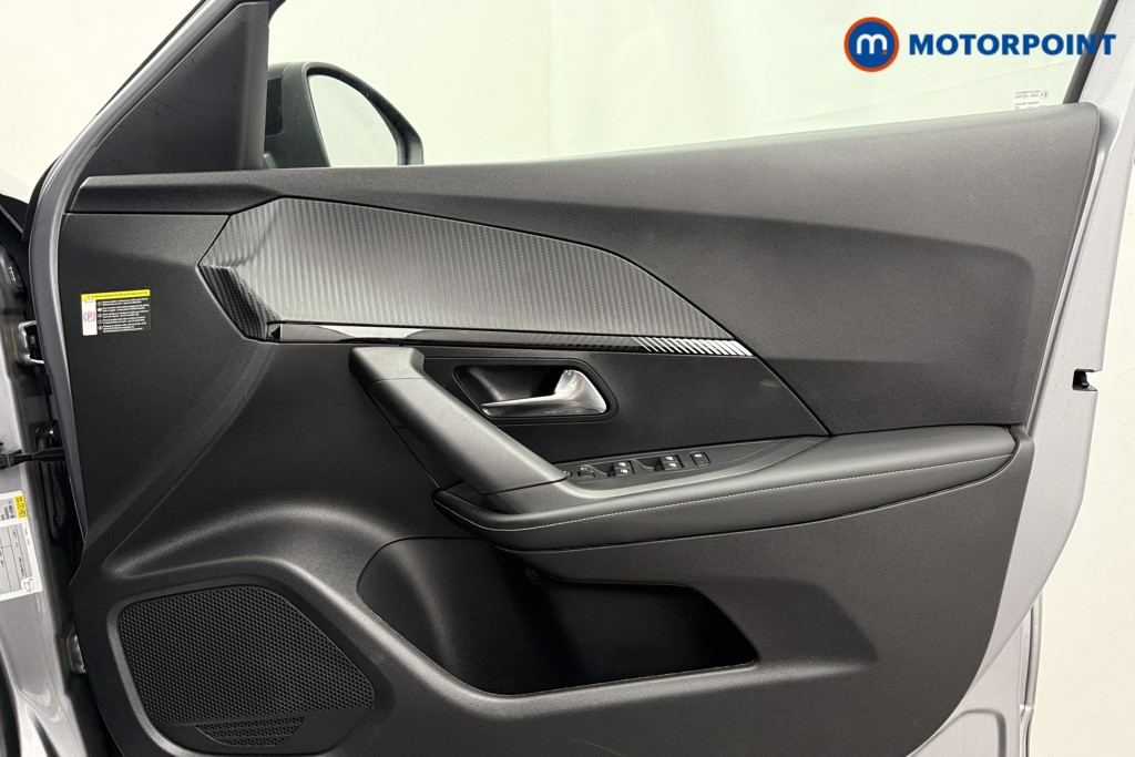 Peugeot 2008 Allure Manual Petrol SUV - Stock Number (1604772) - 19th supplementary image