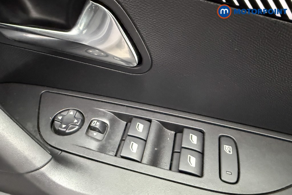 Peugeot 2008 Allure Manual Petrol SUV - Stock Number (1604772) - 20th supplementary image