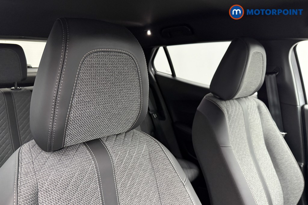 Peugeot 2008 Allure Manual Petrol SUV - Stock Number (1604772) - 22nd supplementary image