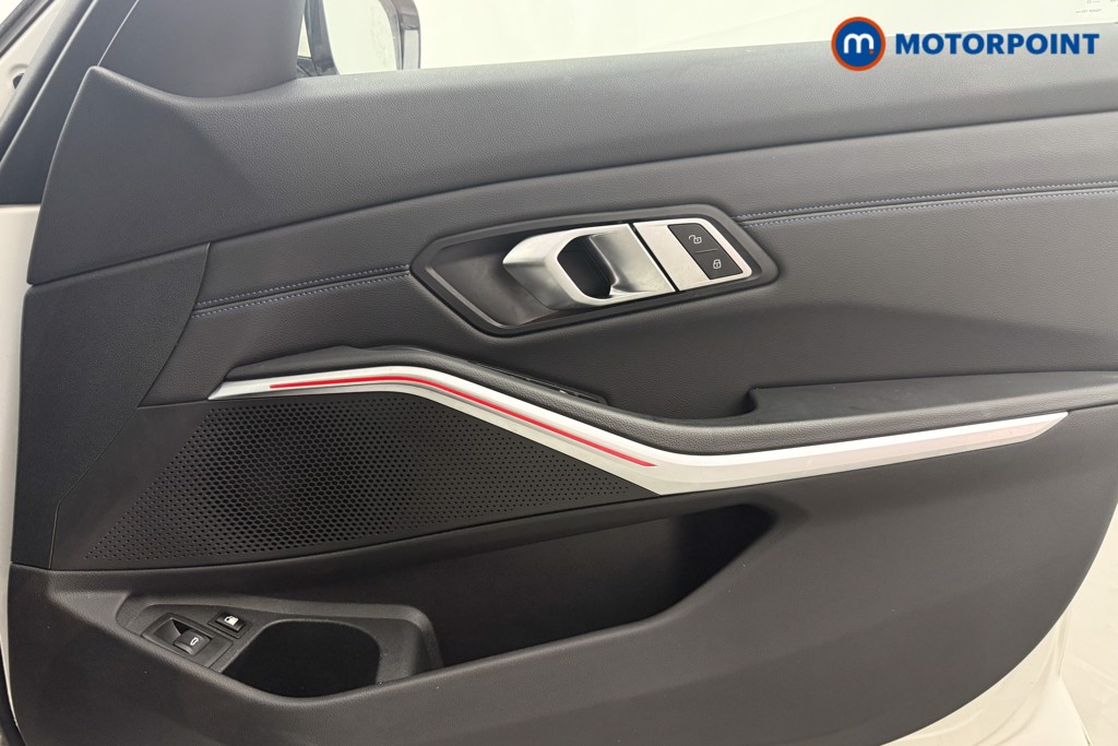 BMW 3 Series M Sport Automatic Petrol Plug-In Hybrid Estate - Stock Number (1604949) - 19th supplementary image