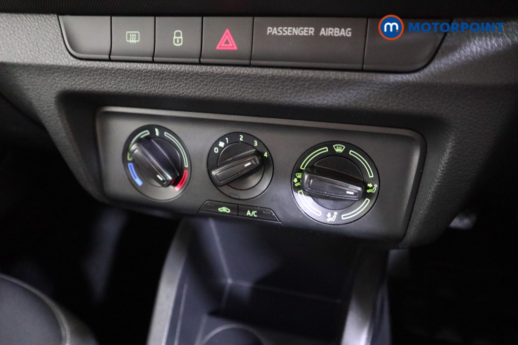 Skoda Fabia Colour Edition Manual Petrol Hatchback - Stock Number (1605152) - 7th supplementary image