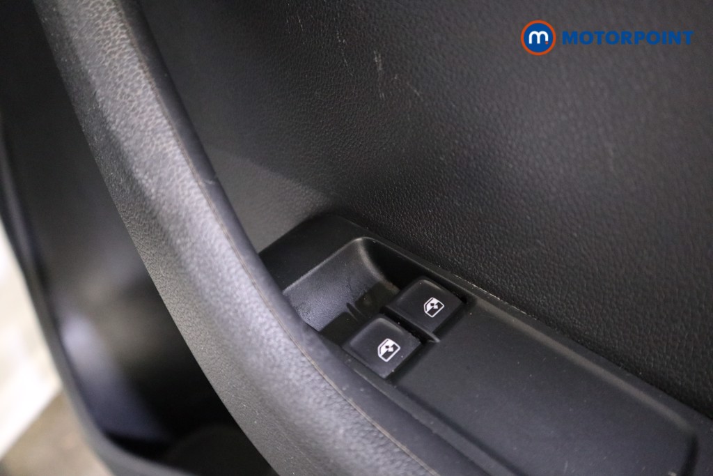 Skoda Fabia Colour Edition Manual Petrol Hatchback - Stock Number (1605152) - 12th supplementary image