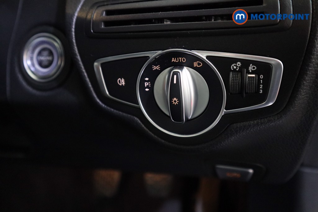 Mercedes-Benz C Class SE Manual Petrol Saloon - Stock Number (1605700) - 13th supplementary image