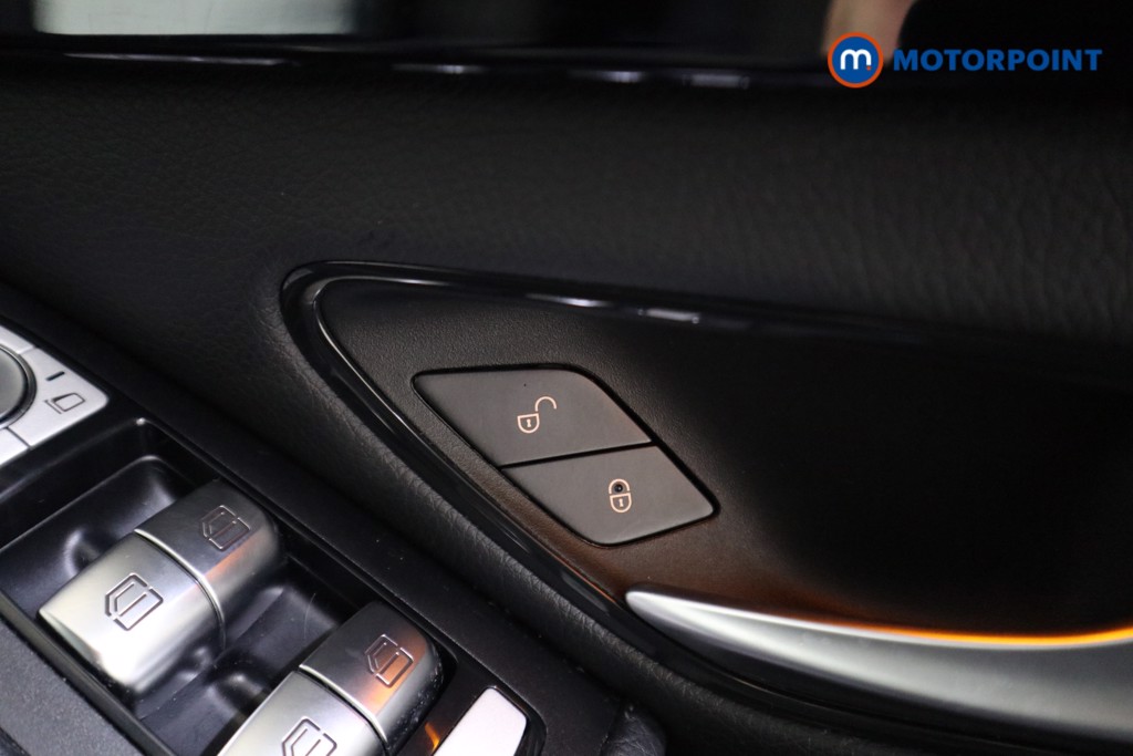 Mercedes-Benz C Class SE Manual Petrol Saloon - Stock Number (1605700) - 15th supplementary image