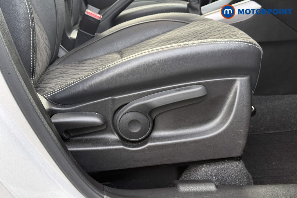 Suzuki Vitara Sz5 Allgrip Manual Petrol SUV - Stock Number (1606083) - 18th supplementary image