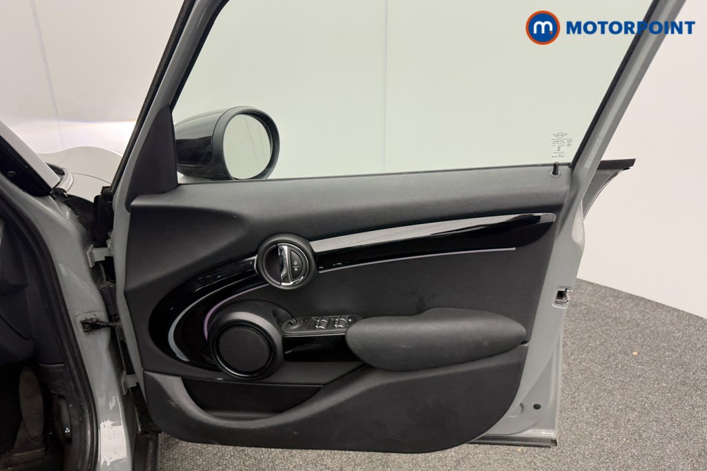 Mini Hatchback Cooper Classic Automatic Petrol Hatchback - Stock Number (1606246) - 17th supplementary image