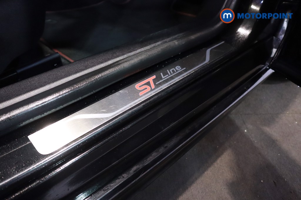 Ford Focus St-Line X Edition Manual Petrol Hatchback - Stock Number (1607010) - 7th supplementary image