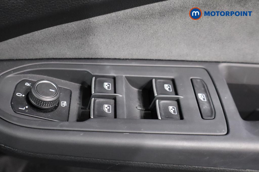 Volkswagen Golf R-Line Automatic Petrol Hatchback - Stock Number (1607205) - 17th supplementary image