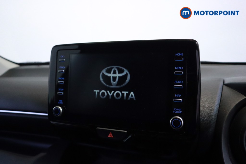 Toyota Yaris Design Automatic Petrol-Electric Hybrid Hatchback - Stock Number (1607260) - 2nd supplementary image