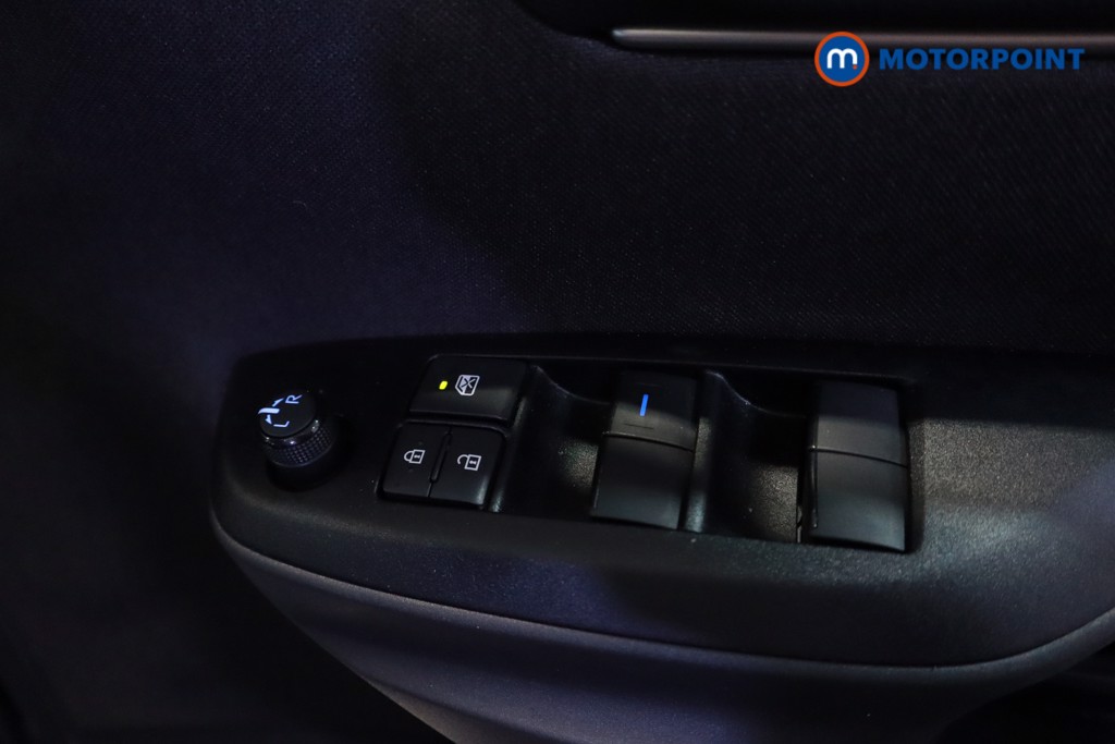 Toyota Yaris Design Automatic Petrol-Electric Hybrid Hatchback - Stock Number (1607260) - 3rd supplementary image