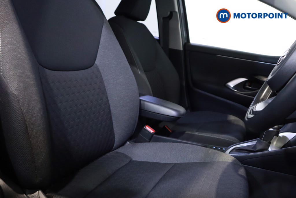 Toyota Yaris Design Automatic Petrol-Electric Hybrid Hatchback - Stock Number (1607260) - 5th supplementary image