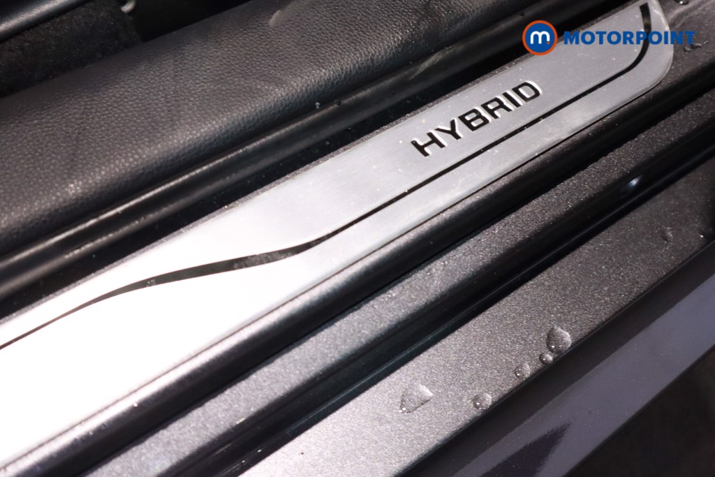 Toyota Yaris Design Automatic Petrol-Electric Hybrid Hatchback - Stock Number (1607260) - 7th supplementary image