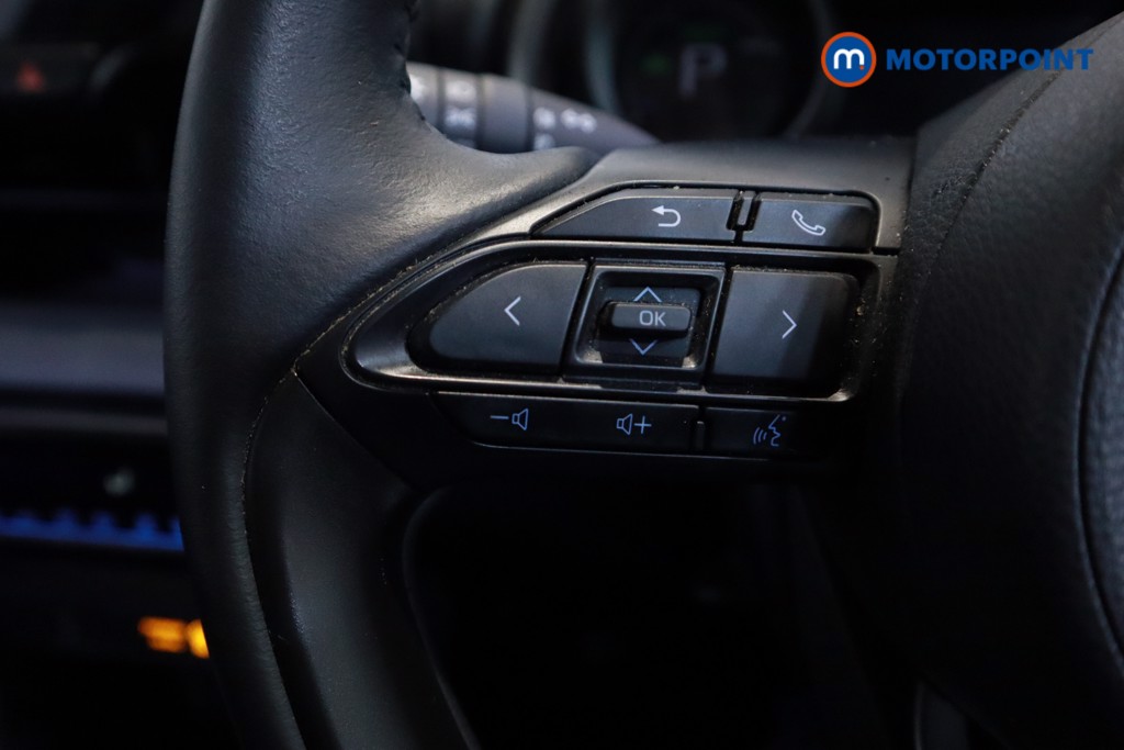 Toyota Yaris Design Automatic Petrol-Electric Hybrid Hatchback - Stock Number (1607260) - 9th supplementary image