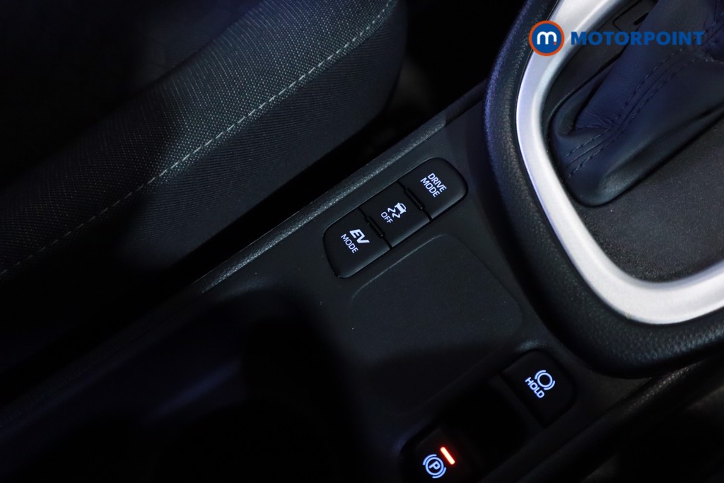 Toyota Yaris Design Automatic Petrol-Electric Hybrid Hatchback - Stock Number (1607260) - 20th supplementary image