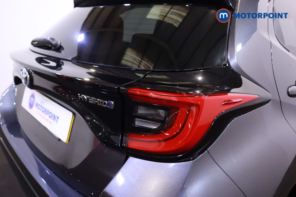 Toyota Yaris Design Automatic Petrol-Electric Hybrid Hatchback - Stock Number (1607260) - 32nd supplementary image