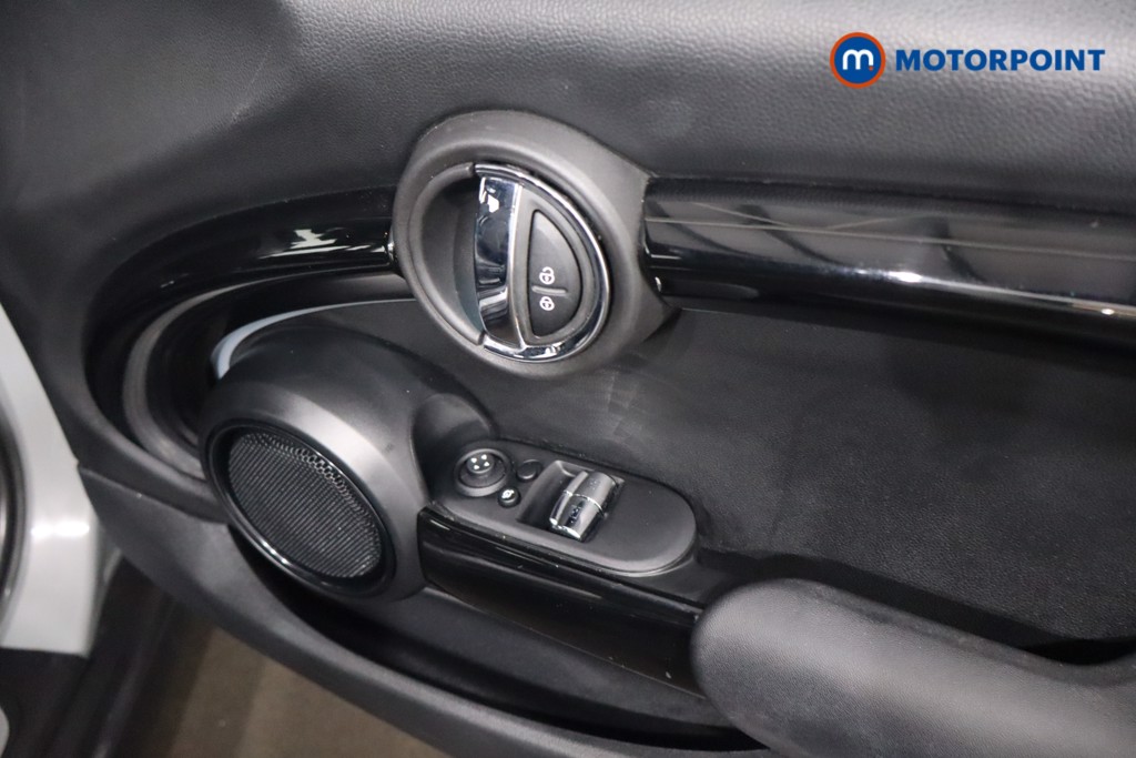 Mini Hatchback Cooper S Level 2 Automatic Electric Hatchback - Stock Number (1607540) - 23rd supplementary image