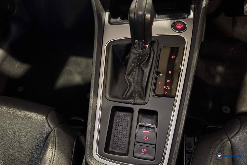 Seat Leon Xcellence Lux Automatic Petrol Hatchback - Stock Number (1608275) - 11th supplementary image