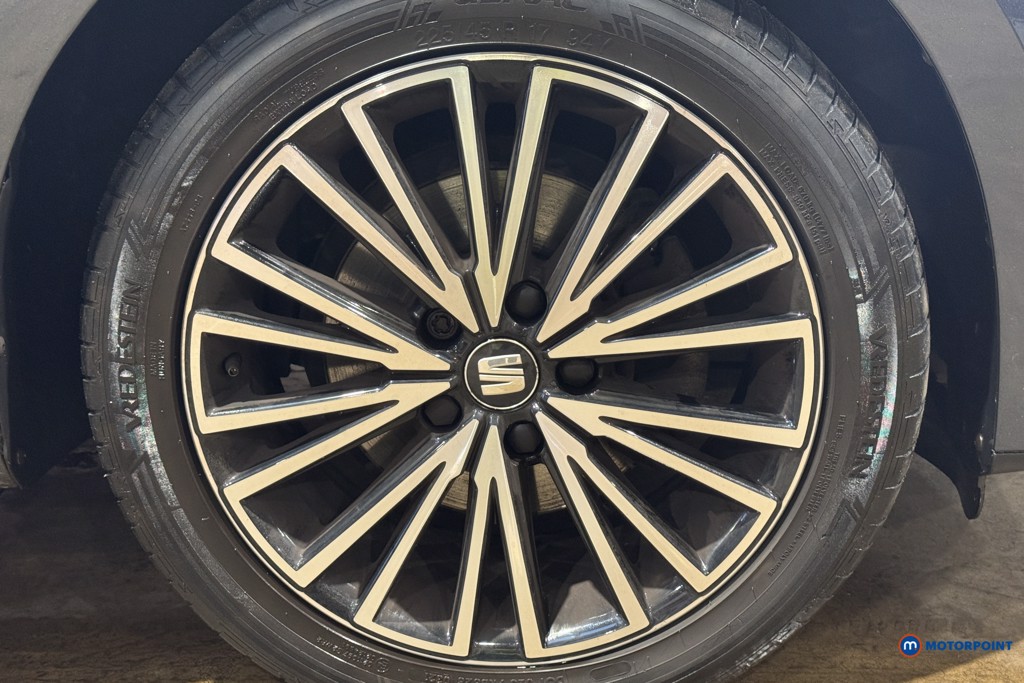 Seat Leon Xcellence Lux Automatic Petrol Hatchback - Stock Number (1608275) - 30th supplementary image