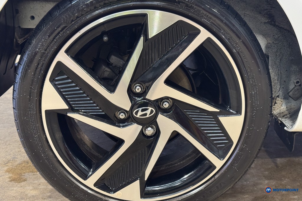 Hyundai I10 Premium Manual Petrol Hatchback - Stock Number (1608330) - 33rd supplementary image