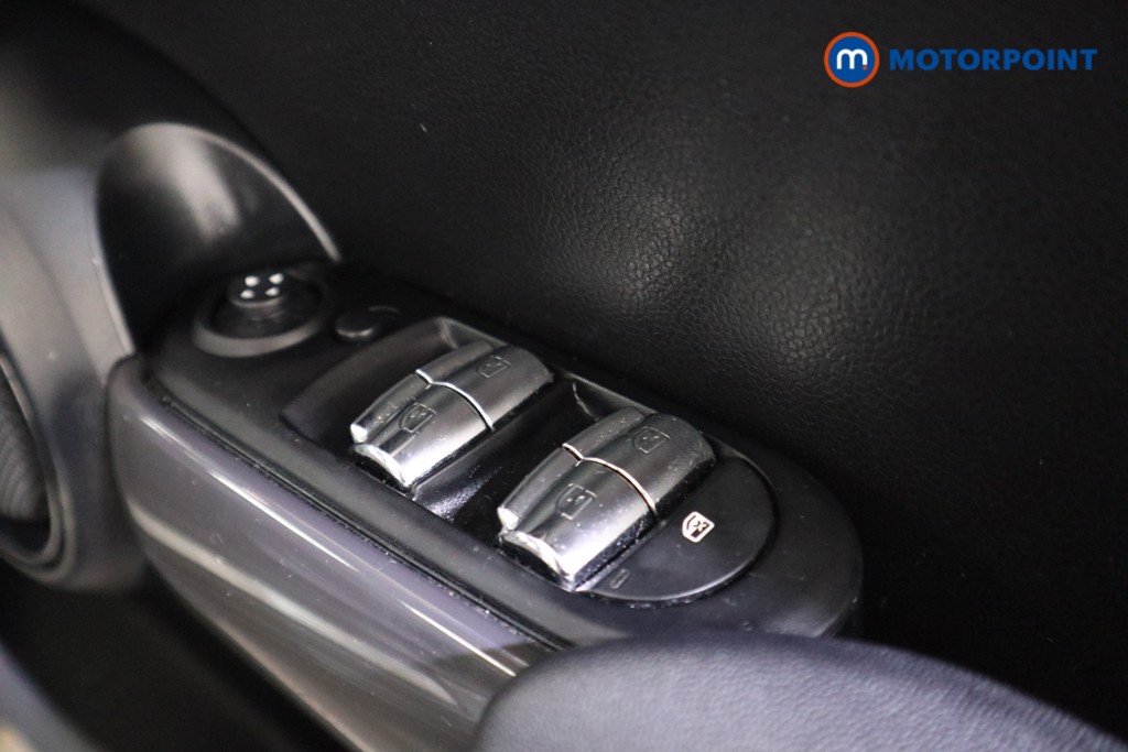 Mini Hatchback Cooper Classic Manual Petrol Hatchback - Stock Number (1534974) - 11th supplementary image