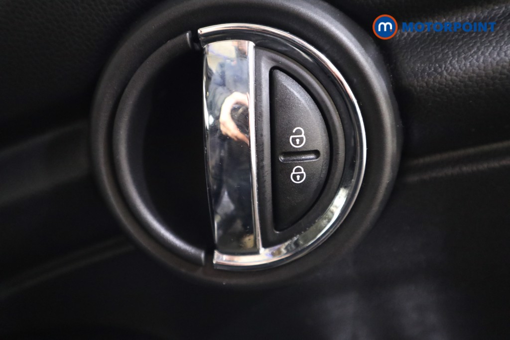 Mini Hatchback Cooper Classic Manual Petrol Hatchback - Stock Number (1534974) - 12th supplementary image