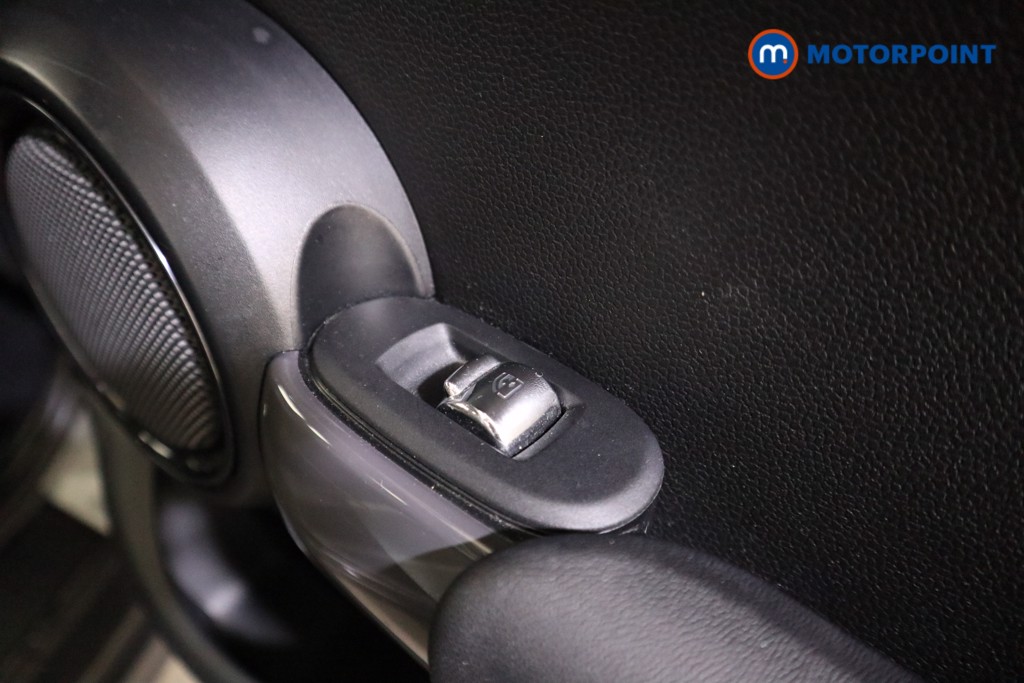 Mini Hatchback Cooper Classic Manual Petrol Hatchback - Stock Number (1534974) - 16th supplementary image