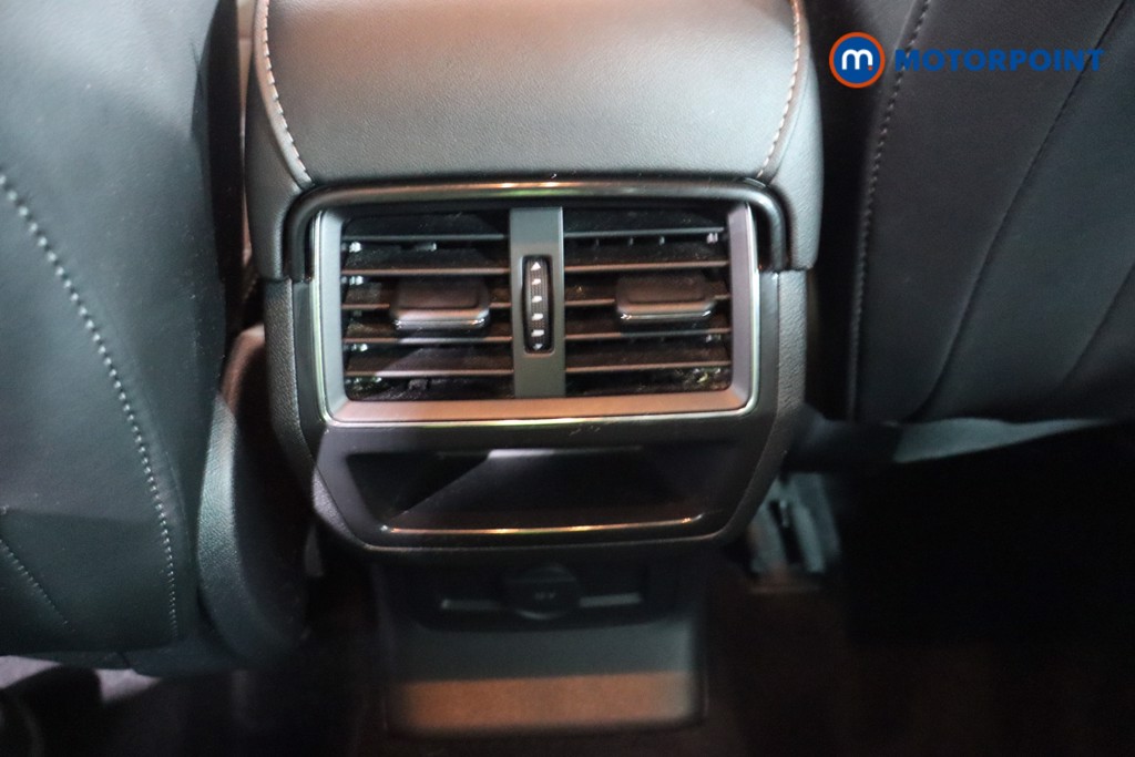 Skoda Karoq Se L Manual Petrol SUV - Stock Number (1589648) - 21st supplementary image