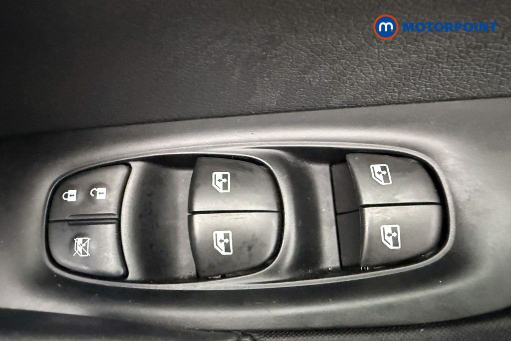 Nissan Qashqai N-Connecta Automatic Petrol SUV - Stock Number (1594080) - 19th supplementary image