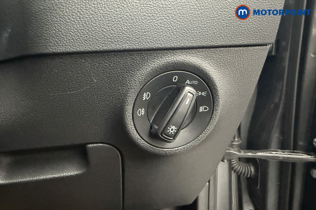 Skoda Karoq Se Drive Manual Petrol SUV - Stock Number (1599363) - 17th supplementary image