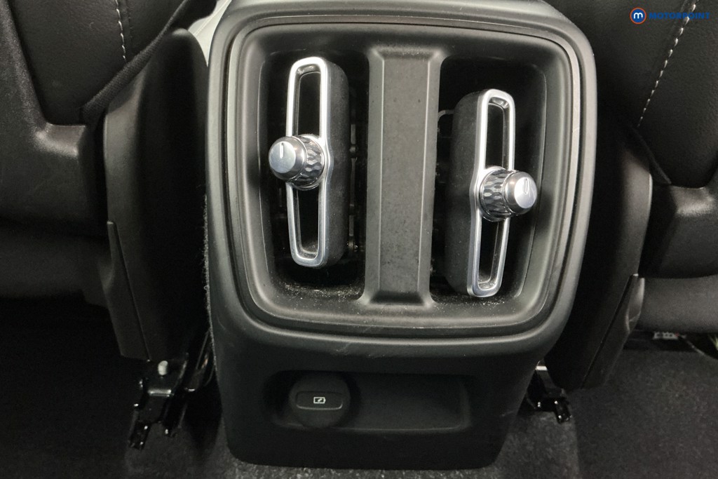 Volvo Xc40 Inscription Pro Automatic Petrol SUV - Stock Number (1600952) - 11th supplementary image