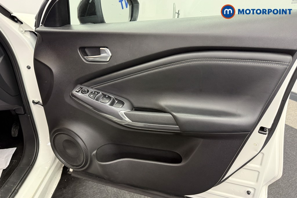 Nissan Juke N-Connecta Automatic Petrol-Electric Hybrid SUV - Stock Number (1602275) - 13th supplementary image