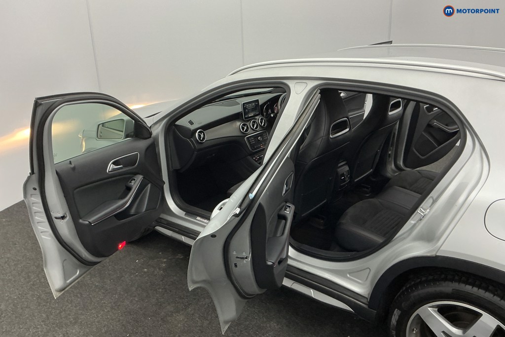 Mercedes-Benz GLA Amg Line Automatic Diesel SUV - Stock Number (1603033) - 5th supplementary image