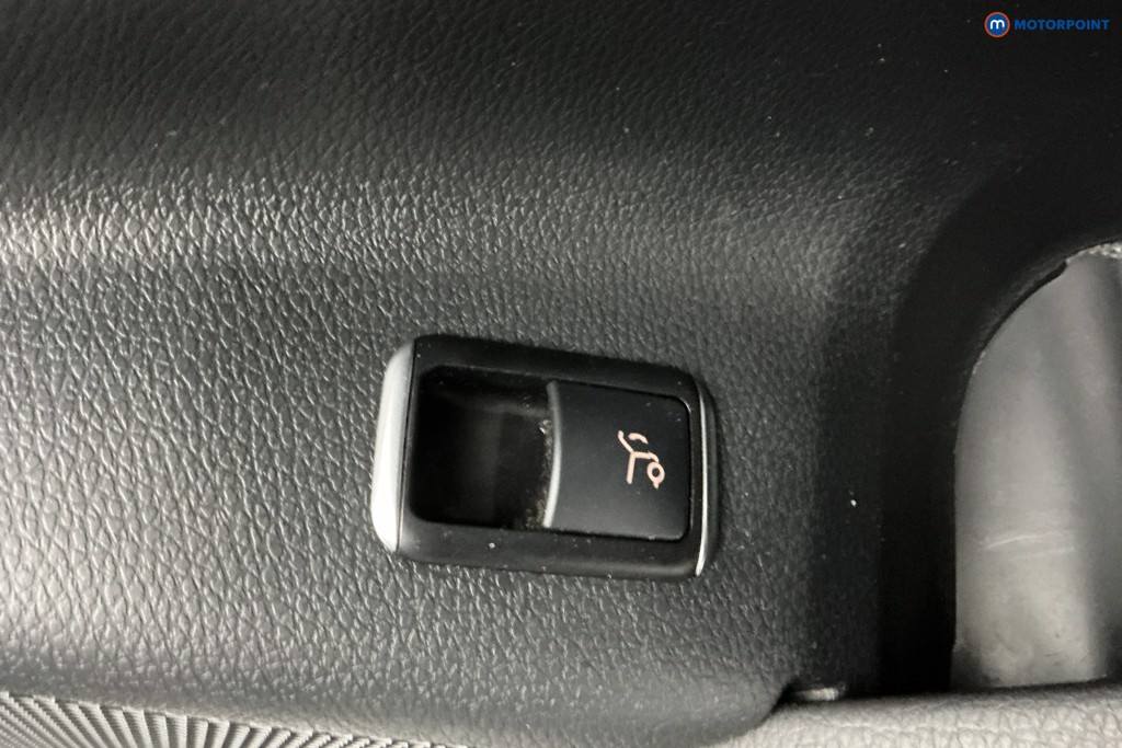 Mercedes-Benz GLA Amg Line Automatic Diesel SUV - Stock Number (1603033) - 32nd supplementary image