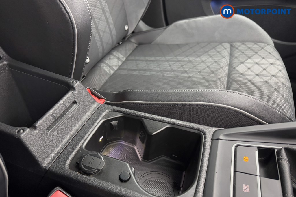 Volkswagen Golf R-Line Manual Petrol Hatchback - Stock Number (1603068) - 16th supplementary image