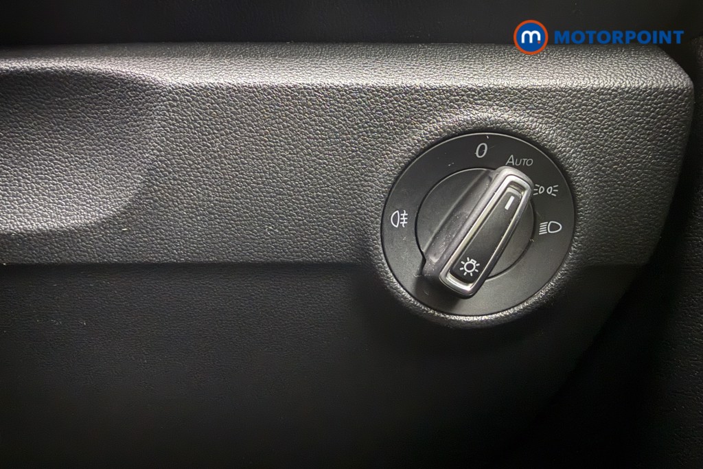 Volkswagen T-Roc SE Manual Diesel SUV - Stock Number (1604418) - 16th supplementary image