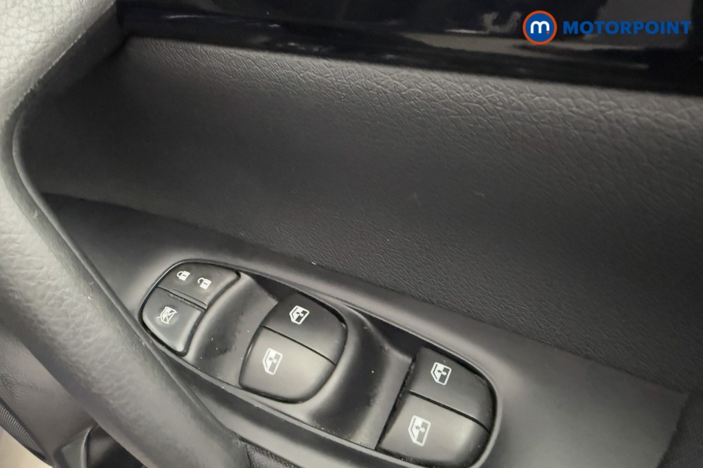 Nissan Qashqai Acenta Premium Automatic Petrol SUV - Stock Number (1604472) - 18th supplementary image