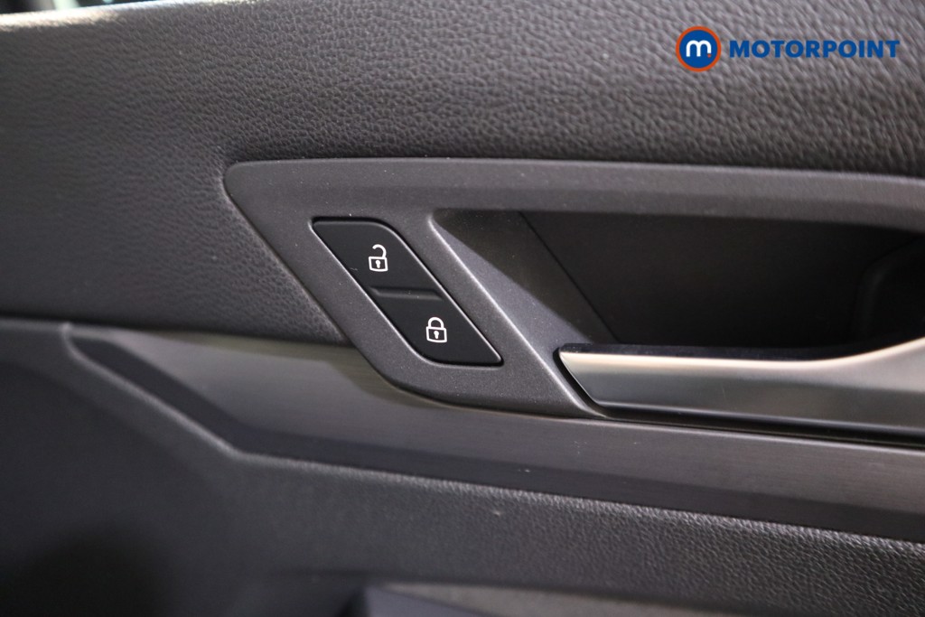 Volkswagen Golf Style Edition Manual Petrol Hatchback - Stock Number (1604921) - 12th supplementary image